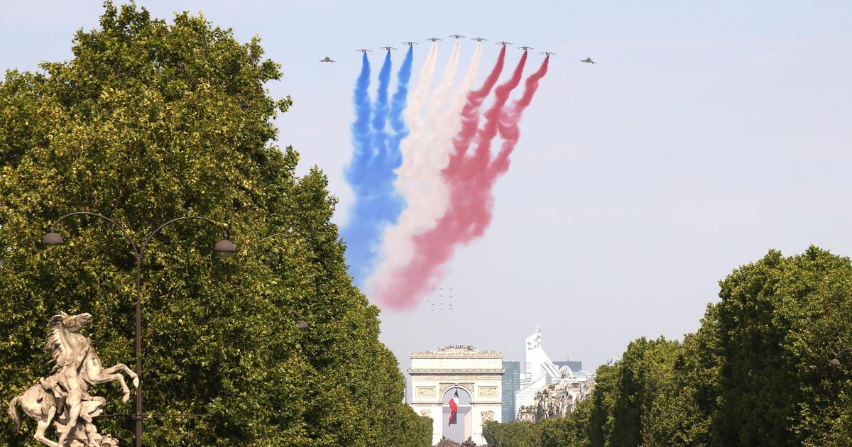 Paříž ukázala svaly. Macron proměnil oslavu pádu Bastily v ostrý vzkaz Putinovi