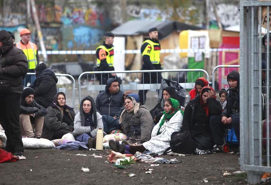 Nezaměstnanost migrantů z neevropských zemí zůstává dlouhodobě na mnohonásobně vyšší úrovni než u rodilých Švédů.