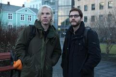 Benedict Cumberbatch jako Julian Assange
