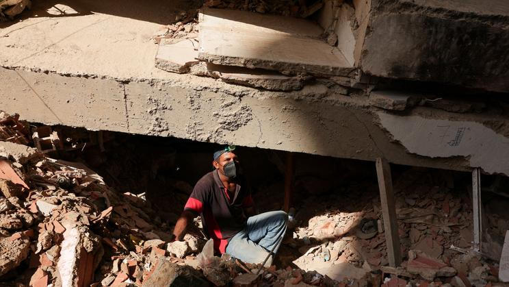 Aftermath of earthquakes in La Guaira