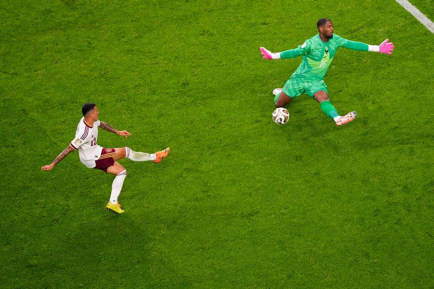 Francie - Španělsko 0:2. Francouzské hvězdy zůstaly nulové, skvělí Španělé jdou dál
