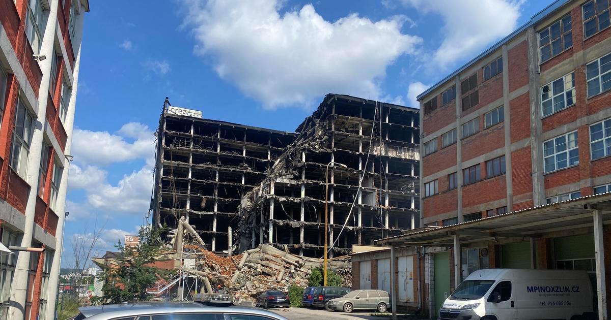 Demolice vyhořelé budovy 34 ve Zlíně zabere pravděpodobně několik týdnů