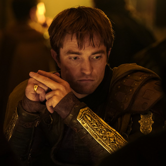 Robert Pattinson jako Antinous ve filmu Odyssea.