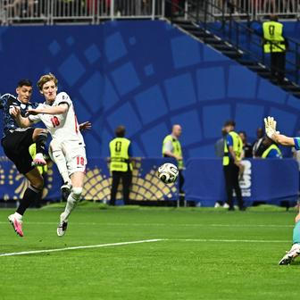 Anthony Gordon dává gól v semifinále MS 2026 Argentina - Anglie
