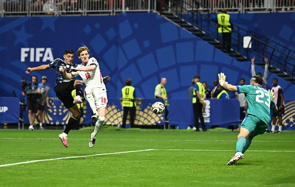 Anthony Gordon dává gól v semifinále MS 2026 Argentina - Anglie