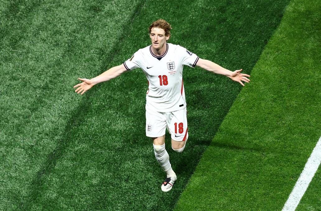 Anthony Gordon slaví gól v semifinále MS 2026 Argentina - Anglie