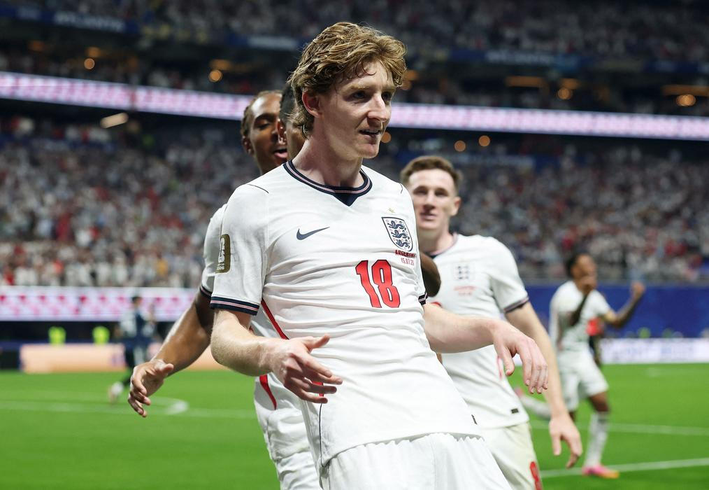 Anthony Gordon slaví gól v semifinále MS 2026 Argentina - Anglie
