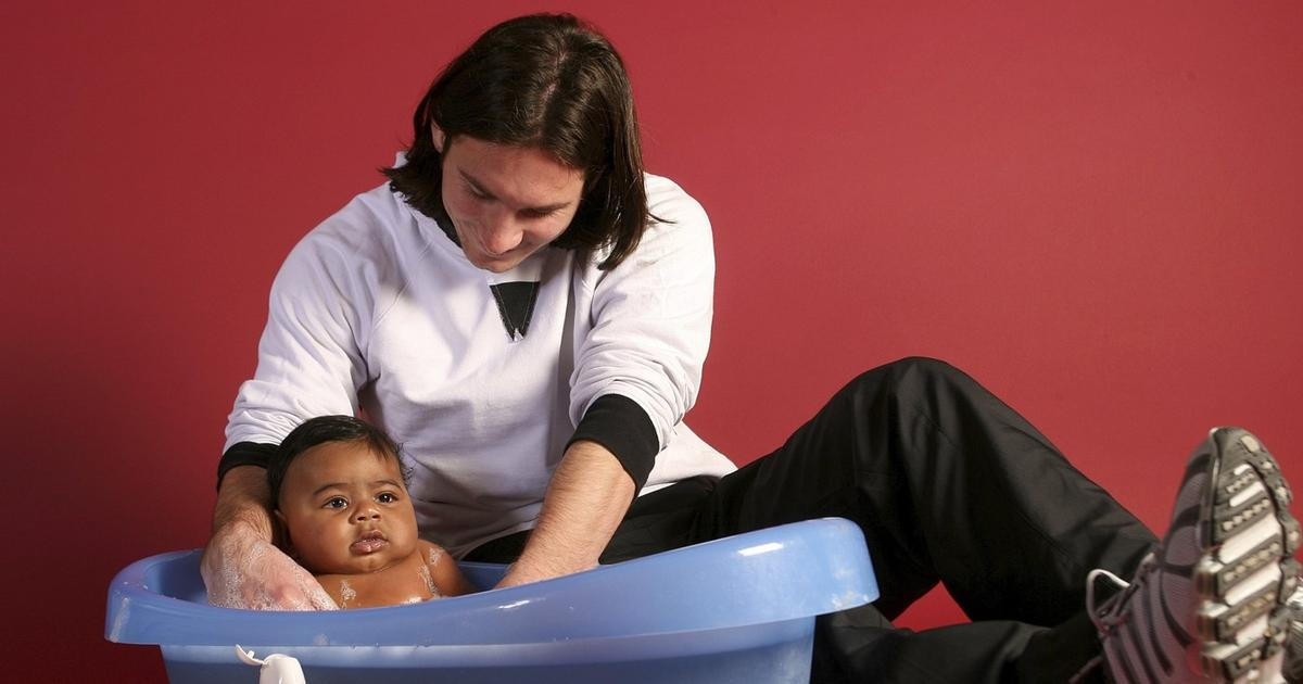 „Jako výhra v loterii, která mě nezajistila.“ Příběh Messiho s kojencem Yamalem ožívá