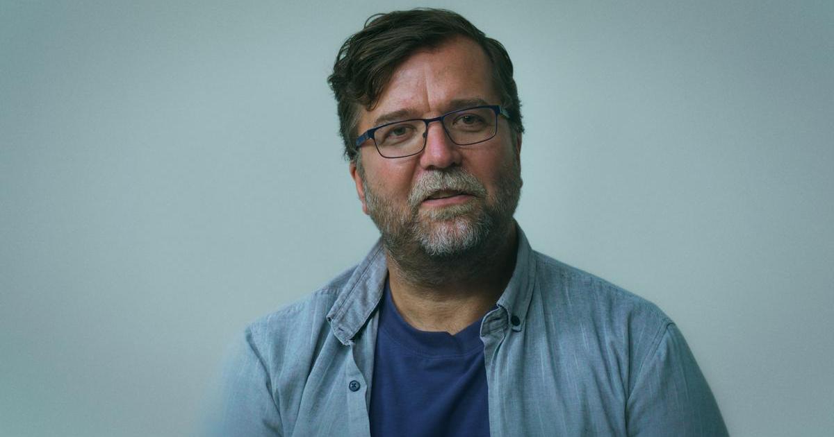 Režisér David Laňka otevřeně popsal roky ponižování, psychického nátlaku a strachu, které prožíval ve vztazích, aby ukázal, že obětí domácího násilí se může stát i muž.