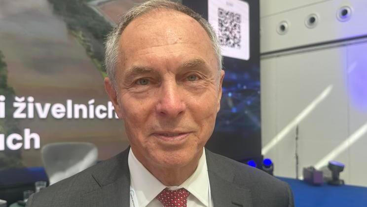Česko-americký ekonom Jan Švejnar v rozhovoru pro Aktuálně.cz na konci května 2026.