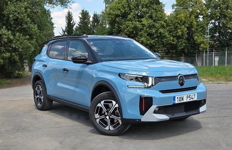 Citroën C3 Aircross patří mezi nejlevnější SUV na českém trhu vůbec, začíná na 455 tisících korunách. Zároveň je to i jedno z nejlevnějších sedmimístných aut na trhu, se třemi řadami sedadel stojí nejméně 535 tisíc korun.