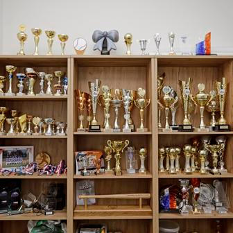 Sbírka trofejí Piranhas Beroun, červenec 2026.