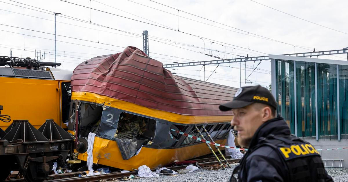 Kdo a proč dal médiím pracovní verzi zprávy o nehodě v Pardubicích? ptá se ministerstvo