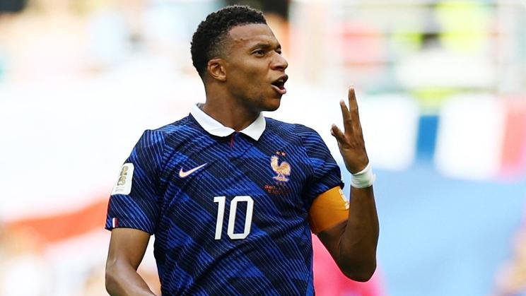 Kylian Mbappé slaví gól v zápase o bronz Francie – Anglie na MS 2026
