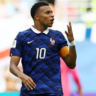 Kylian Mbappé slaví gól v zápase o bronz Francie – Anglie na MS 2026