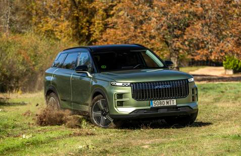 Zkoumali jsme, kolik stojí v Česku pojistit čínská SUV, která rostou na popularitě. Třeba Jaecoo 7 je nejprodávanější čínské auto v Česku.
