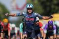 Tim Merlier v cíli osmé etapy Tour de France 2026