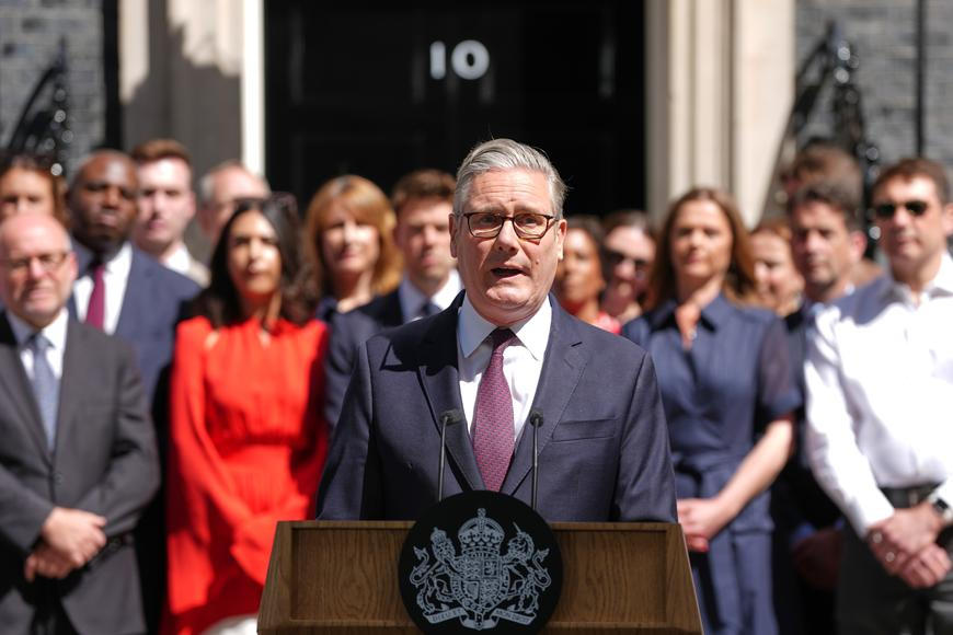 "Má práce skončila". Starmer vyrazil naposledy za králem. Británie zná jeho nástupce