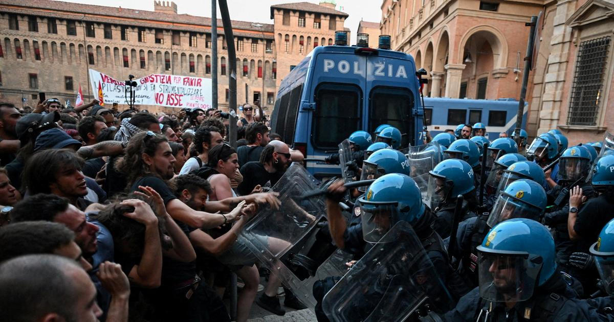 Stovky lidí protestovaly v Bologni po úmrtí muže při policejním zásahu