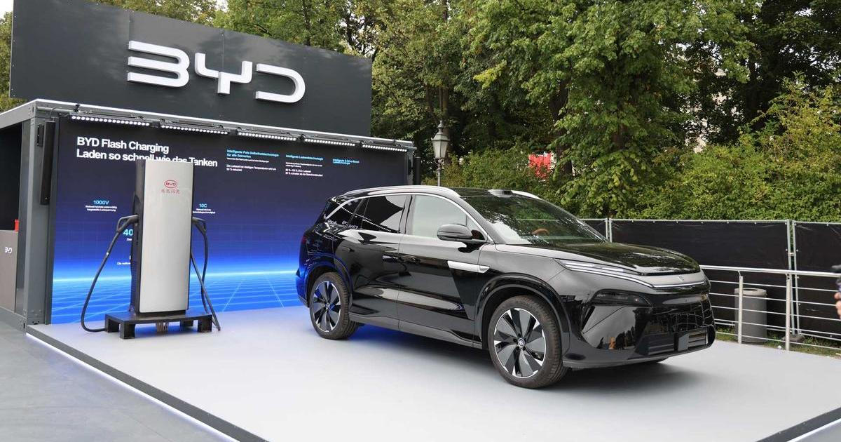 BYD chystá v Evropě revoluci v nabíjení. Za pár minut chce elektromobilům dodat stovky kilometrů dojezdu