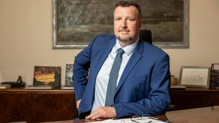 Roman Heide, generální ředitel Třineckých železáren, spočítal, že posledního českého výrobce surového železa čeká ještě pět těžkých let. 
