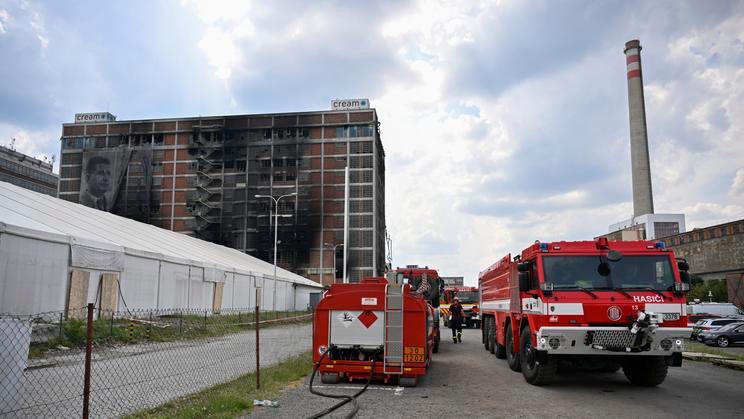 požářiště, výšková budova č.34, Baťův areál, hasiči, vysokozdvižná plošina