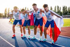 Zlatá štafeta sprinterů na ME atletů do 18 let v Rieti: zleva Jan Tuháček, Jakub Marek, Štěpán Vardžák a Lukáš Bednařík