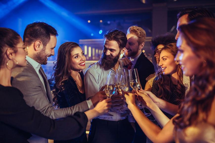 Brusel patří mezi nejdražší města pro večerní zábavu, ceny vzrostly i v Praze