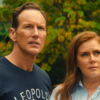 Patrick Wilson a Amy Adamsová v minisérii Mys hrůzy (2026).