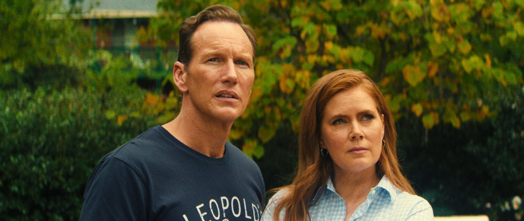 Patrick Wilson a Amy Adamsová v minisérii Mys hrůzy (2026).