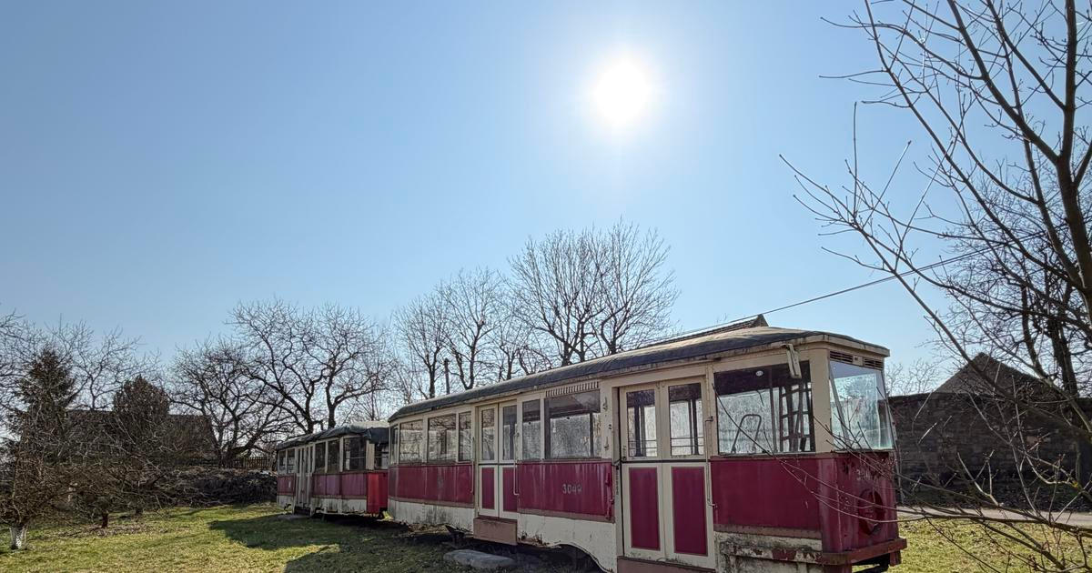 Tramvaj, která má své místo v mapách. Ponorka láká turisty a čeká na druhou šanci