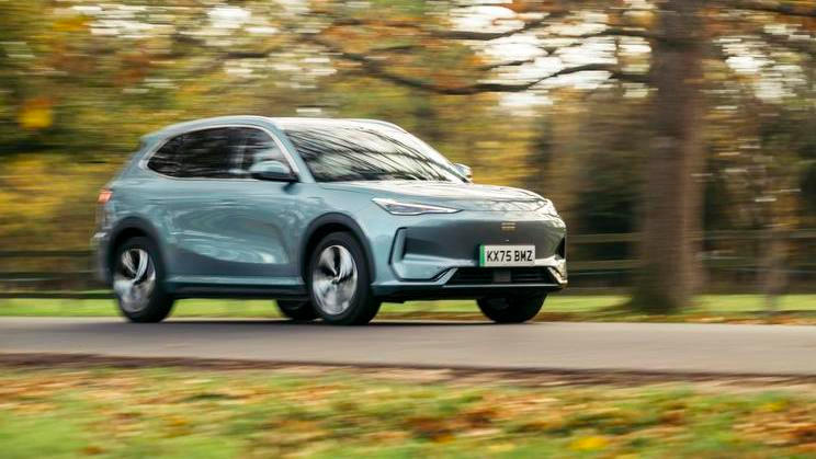 Geely EX5 je elektrické SUV, které se bude vyrábět v závodě Fordu ve Valencii.