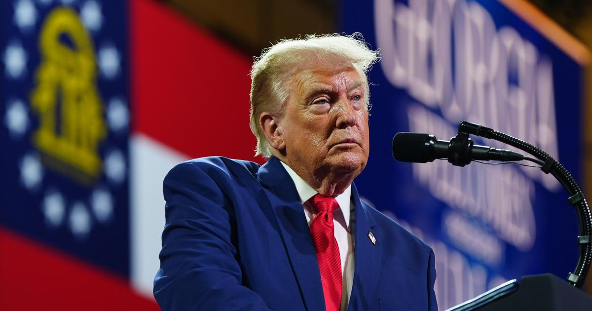 Trumpovi zůstává cejch odsouzeného prezidenta. V kauze pornoherečky znovu narazil