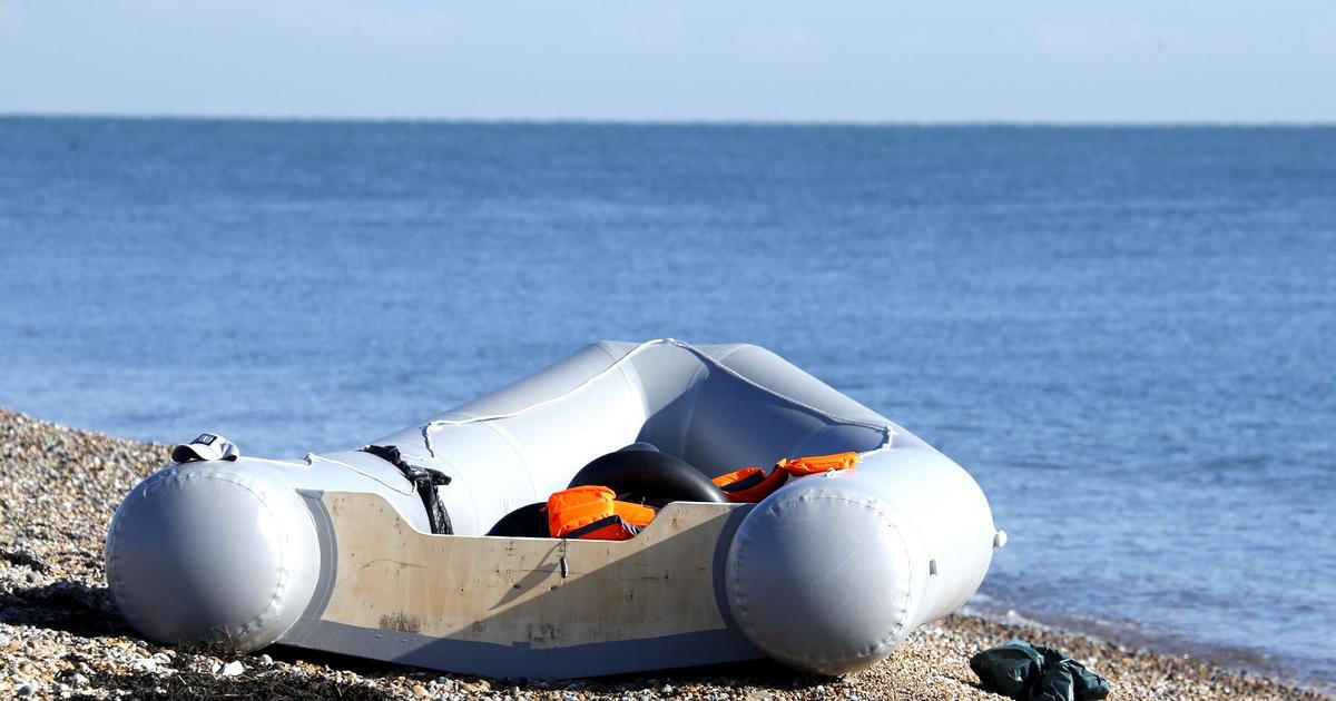 Záchranáři našli ztracený člun s 11 turisty včetně jednoho Čecha, jejich loď se v bouřce rozlomila