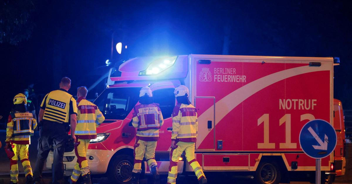 Berlínský Pride předčasně ukončila policie, do davu zřejmě najelo auto