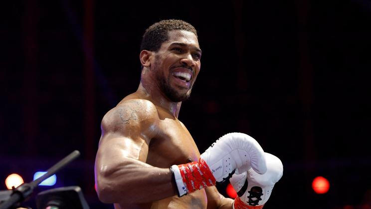 Anthony Joshua při návratu do ringu v zápase proti Kristianu Prengovi