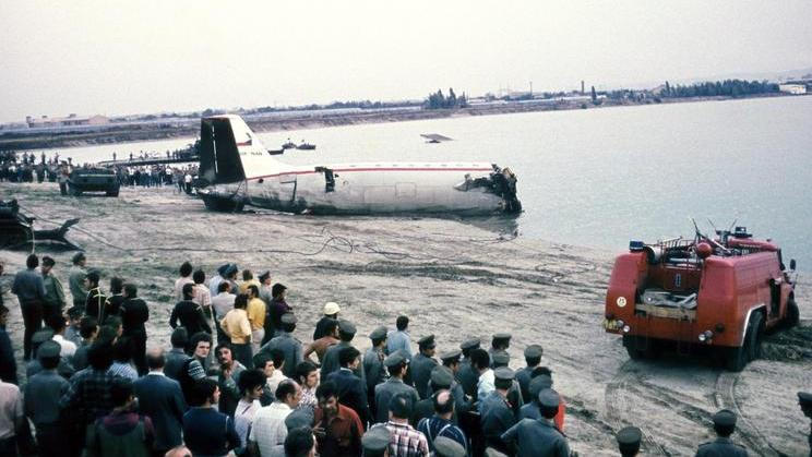 Lietadlo pád havária letecké katastrofy prírodné kúpalisko IL-18 krídlo Československo obete 1976 vyťahovanie archív