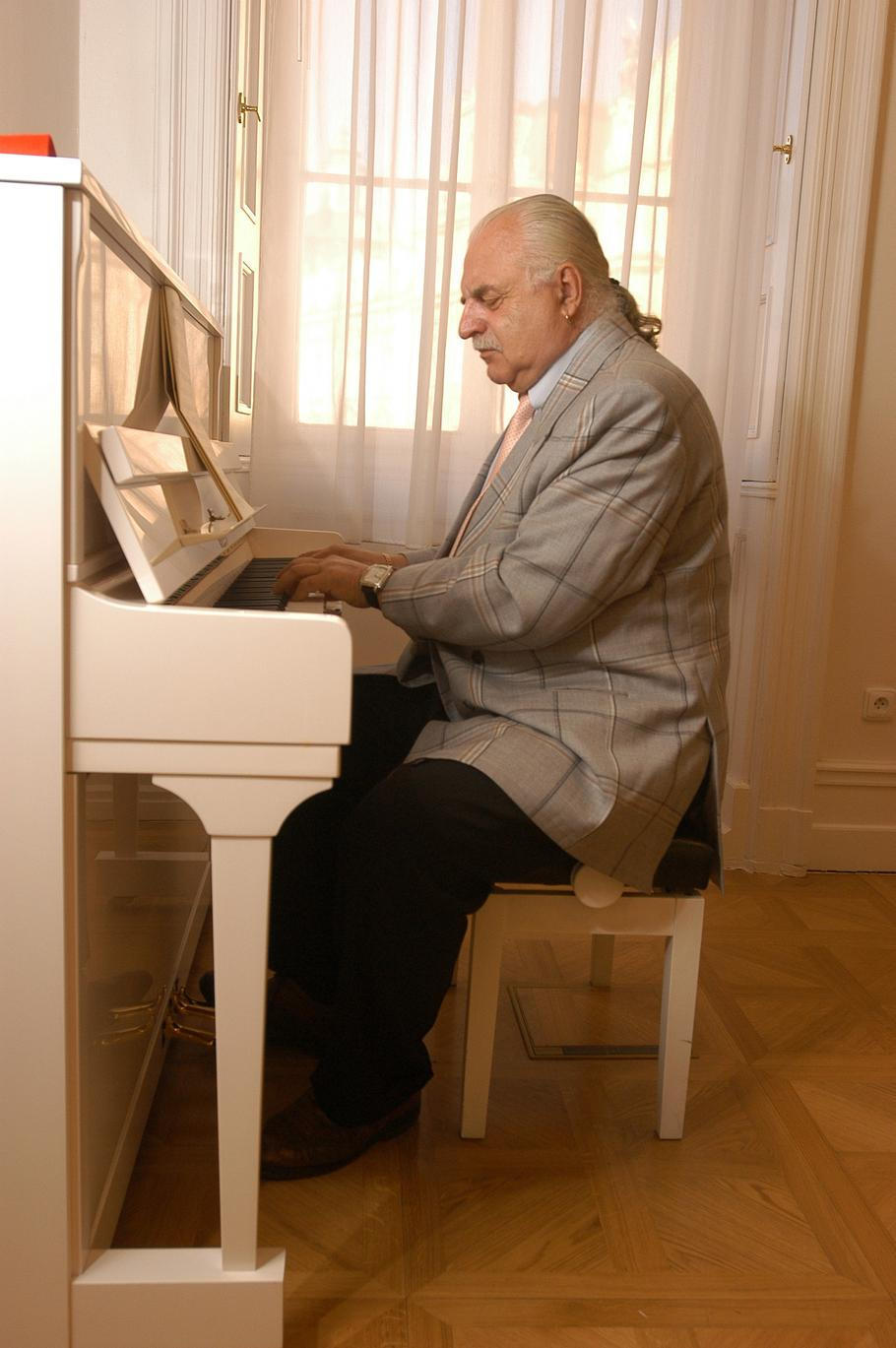 Milan Knížák;26.8.2003