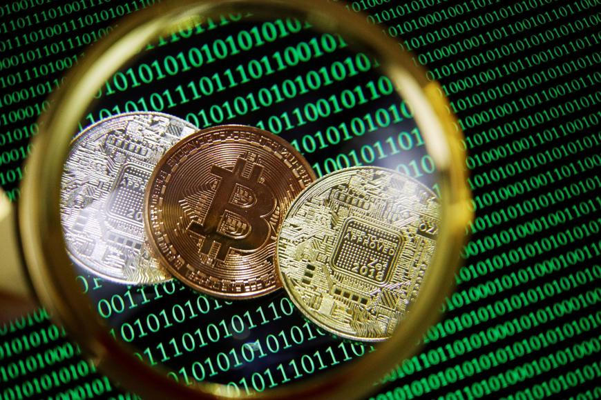 Je čas investovat do bitcoinu? V druhé půlce roku poroste, shodují se experti