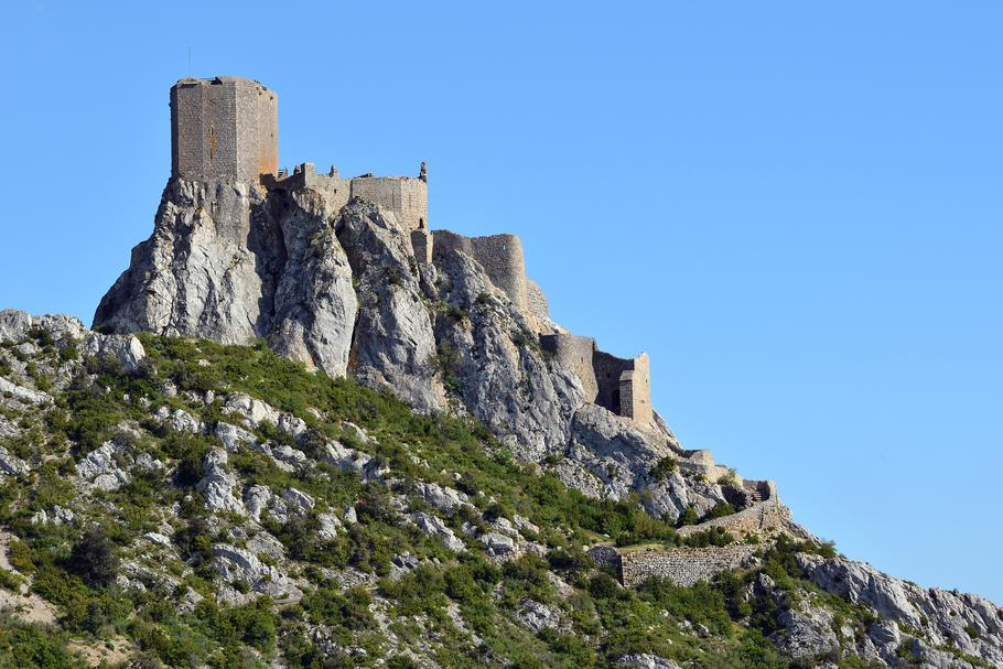 Na seznamu UNESCO jsou nově i takzvané katarské hrady v jižní Francii. Na fotografii jeden z nich, Chateau du Quéribus.