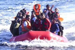 Lesbos,Island,,Greece,,November,13,,2015:,Grroups,Of,Refugees,And
