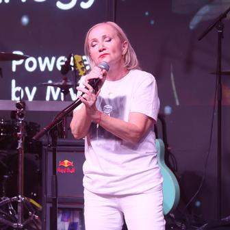 Bára Basiková