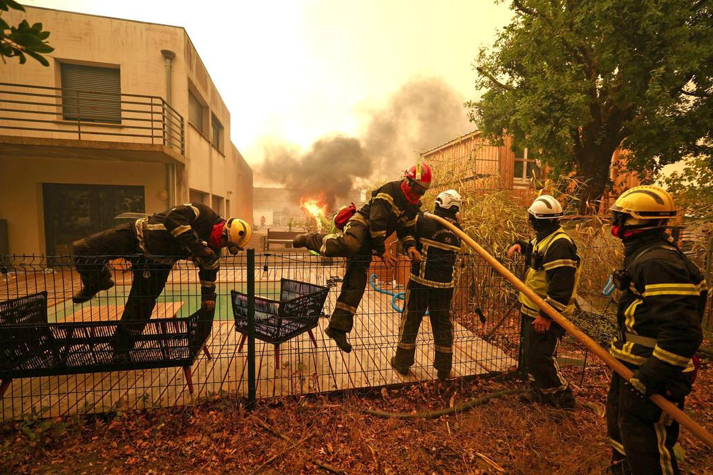 Wildfire in Lege-Cap-Ferret
