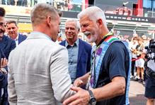 Prezident Petr Pavel se během návštěvy Hungaroringu setkal s maďarským premiérem Magyarem.