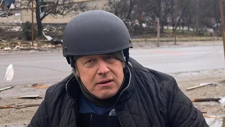 Zatímco západní politici z bezpečnostních důvodů obvykle navštěvují pouze Kyjev, Boris Johnson podle britských médií nedávno strávil 72 hodin v blízkosti fronty na jihovýchodě Ukrajiny nedaleko Záporoží.
