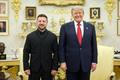 "Spojeným státům děkuji za jejich pevnou podporu," napsal Zelenskyj v příspěvku na síti X po setkání s Trumpem.