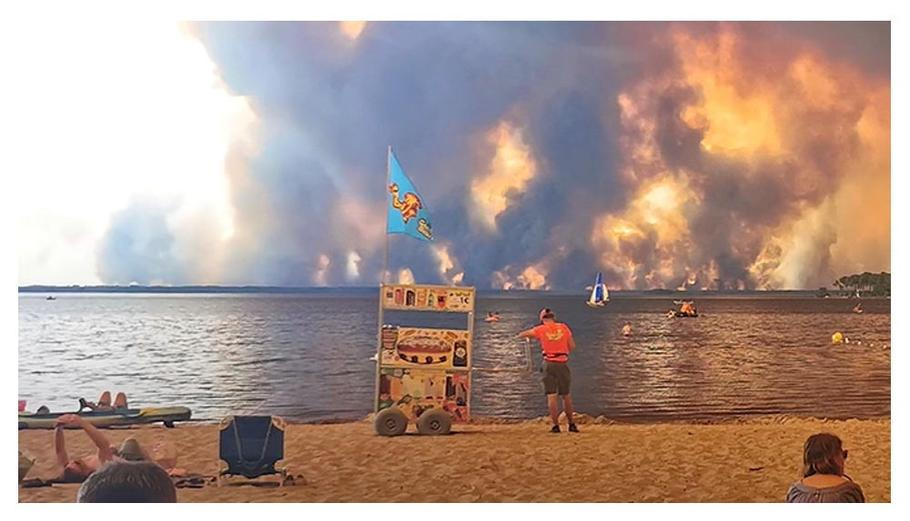 Další varianta apokalyptického motivu z pláže Moutchic.