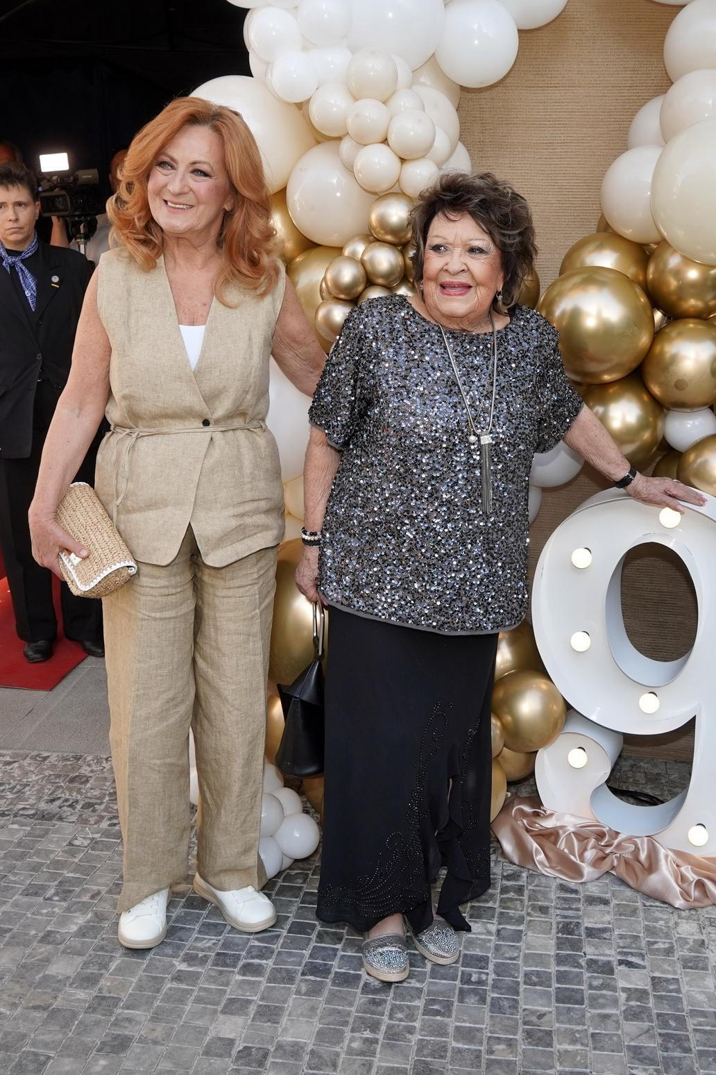 Jirina Bohdalova, dcera, Simona Stasova, Divadlo Hybernia