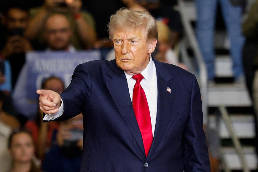 Trump po íránských útocích v Jordánsku pohrozil Teheránu odvetou