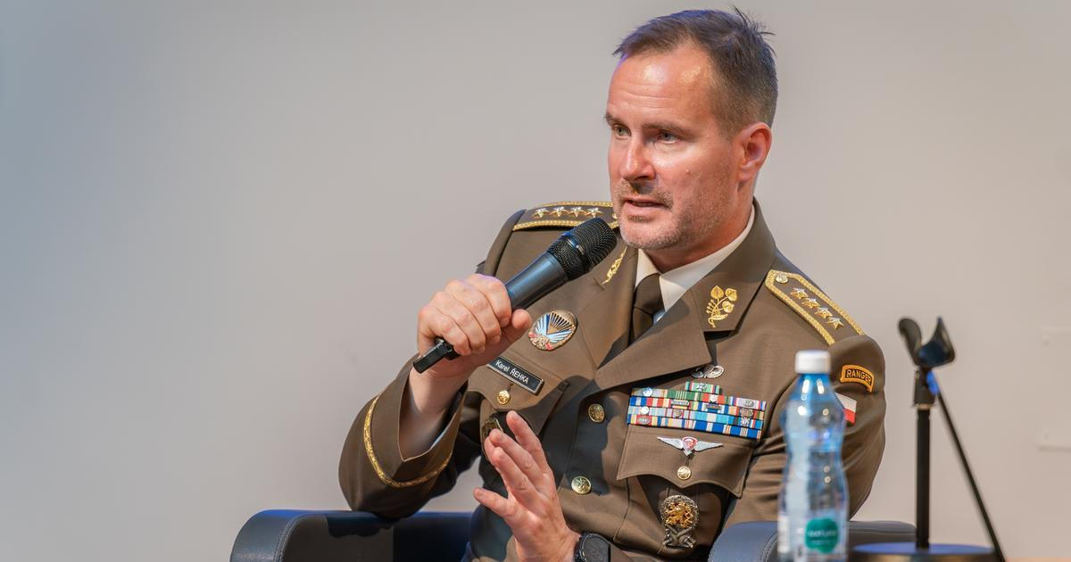 Ještě v uniformě, už plánuje politiku. Řehka zkusí štěstí ve městě piva